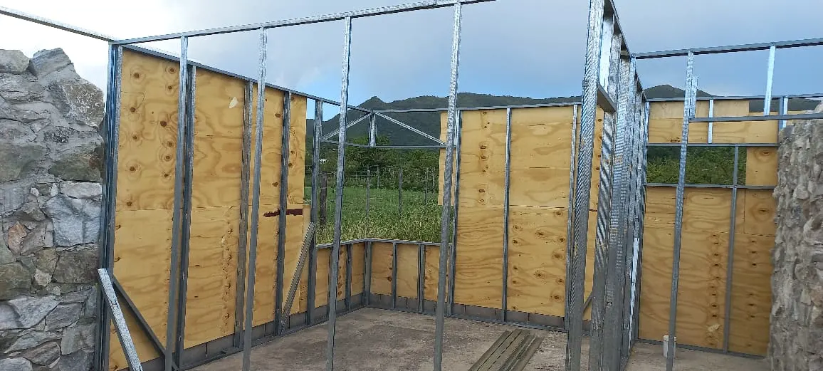 Fotografía de una vivienda familiar clásica de madera